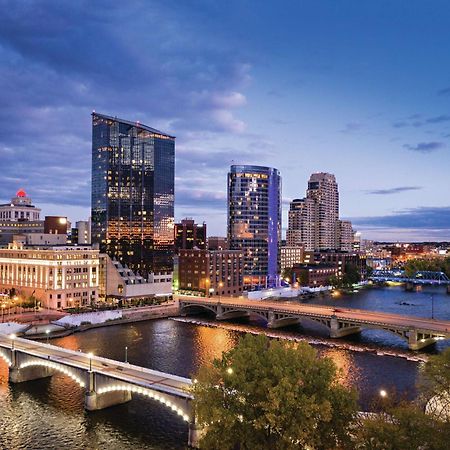 Amway Grand Plaza Hotel, Curio Collection By Hilton Grand Rapids Exterior photo