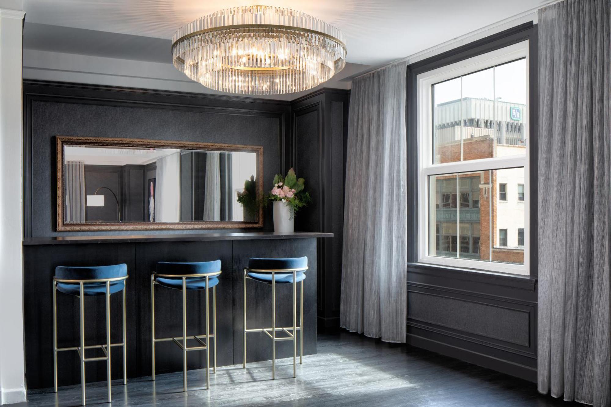 Amway Grand Plaza Hotel, Curio Collection By Hilton Grand Rapids Exterior photo