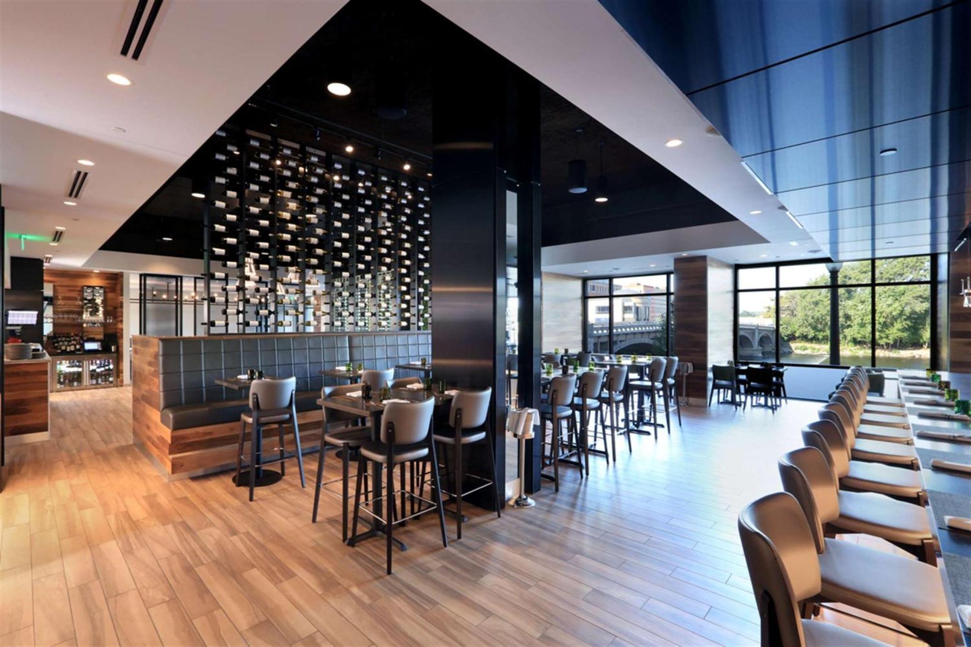 Amway Grand Plaza Hotel, Curio Collection By Hilton Grand Rapids Exterior photo